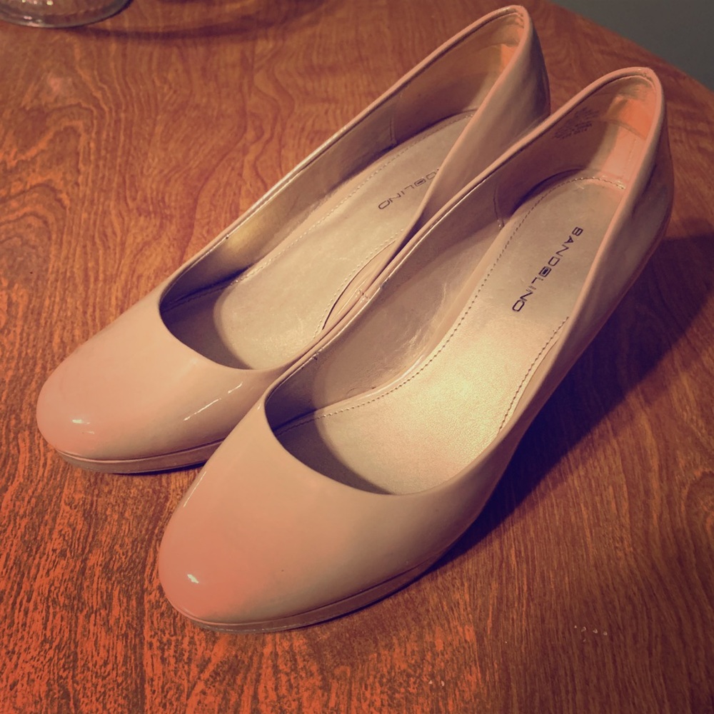 Nude Bandolino heels